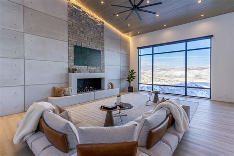 DEER VALLEY ESTATES - THE CABINET GALLERY