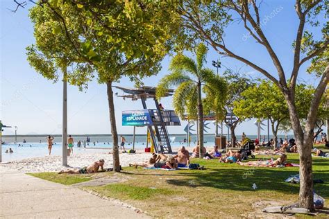 Cairns Lagoon Pool – Stock Editorial Photo © zstockphotos #55833581