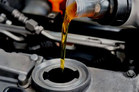 Rekomendasi 5 Oli Motor Matic Terbaik Sesuai Kebutuhan Mesin