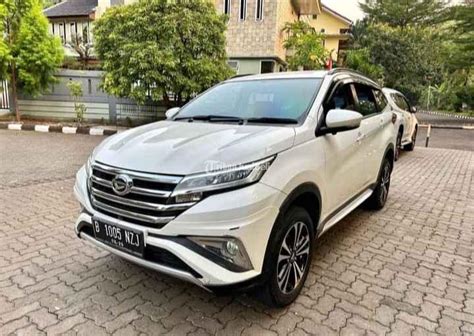 Mobil Daihatsu Terios R Deluxe Manual Putih Bekas Tahun Pajak