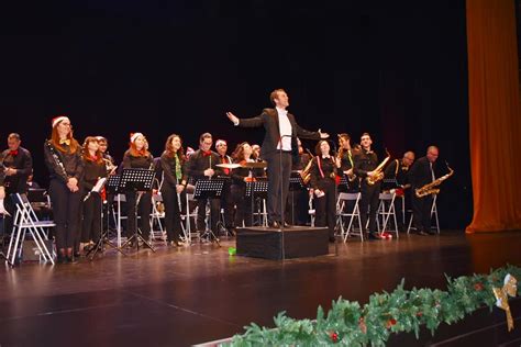 ARCHENA La Agrupación Musical Santa Cecilia llena de nuevo el Teatro