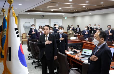 尹대통령 “민생 위한 새정부 첫 예산 대폭 수정 유감보완책 강구 분골쇄신”