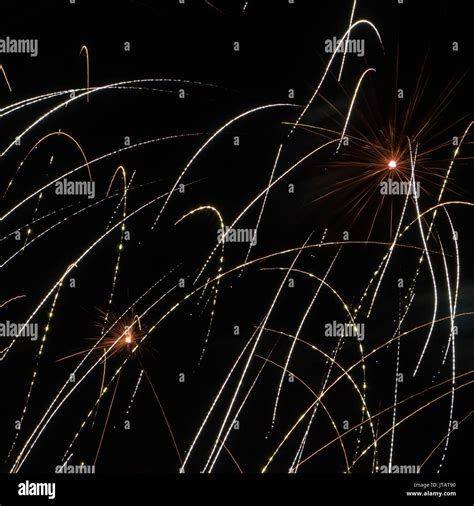 Sterne und feuerwerk Fotos und Bildmaterial in hoher Auflösung Alamy