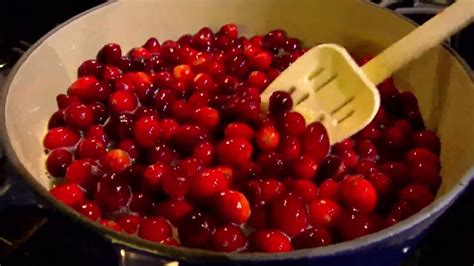 What S Cooking Best Simple Cranberry Sauce Recipe For Thanksgiving