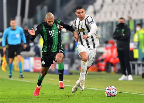 Champions League Juventus March Into Last With Win Over Ferencvaros