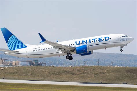 United Airlines Takes Delivery Of Boeing 737-9 MAX From Aviation ...