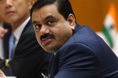 Gautam Adani पर अमेरिका में लगा बड़ा आरोप शेयरों में भारी बिकवाली जानें क्या है मामला A Big