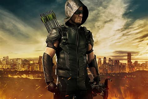 Stephen Amells ‘arrow Season 4 Suit Revealed Photo