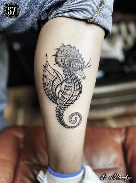 Tatuaje Del Artista Mexicano Omar Mendoza Caballito De Mar Tatuajes