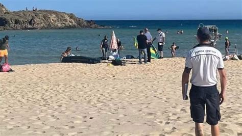 Dramma In Spiaggia Turista Muore Sotto Gli Occhi Dei Bagnanti La Sua