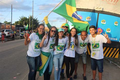 P Tria Amada Berimbau Apoiadores De Bolsonaro Fazem Carreata Em