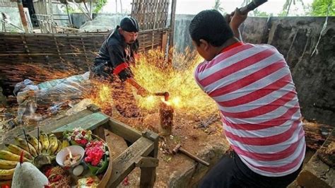 Desa Aeng Tong Tong Di Sumenep Desa Dengan Empu Keris Terbanyak Di