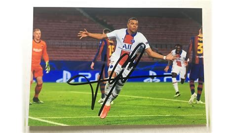 Fotografia autografata da Kylian Mbappe - CharityStars