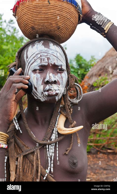 Jinka Etiop A Frica Aldea Valle Omo Inferior Mago Tribu Salvaje Del