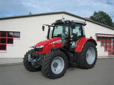 Massey Ferguson 5613 Dyna 4 Tractor