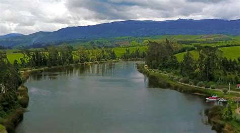 Laguna El Salado en el Carchi lugares turísticos de Ecuador