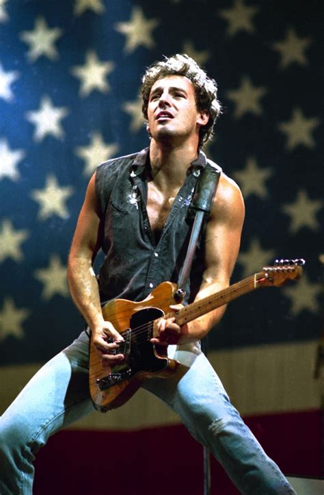 Bruce Springsteen performing live (circa 1985) : r/OldSchoolCool