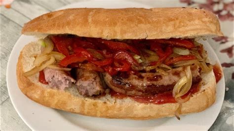 PANINO CON SALSICCIA PEPERONI E CIPOLLA Sausage Peppers And Onions