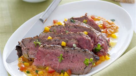 Tagliata Di Manzo Con Salsa Gazpacho Sale Pepe