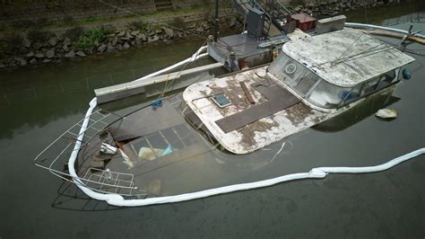 Gesunkenes Boot In St Goar Geborgen Swr Aktuell