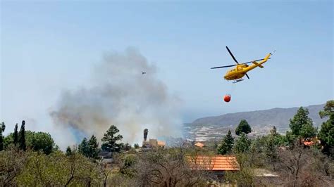 El Fuego Avanza Sin Control En La Isla De La Palma