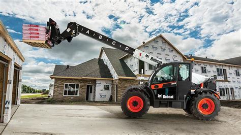 Bobcat Reaches New Heights With V923 Versahandler Telescopic Tool