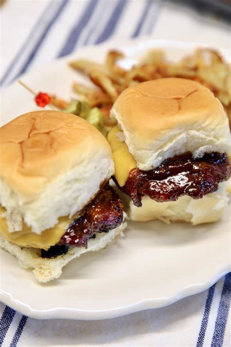 Venison Sliders {BBQ Bacon Cheeseburgers} - Out Grilling