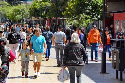 Cómo será la actividad en comercios para este fin de semana extra