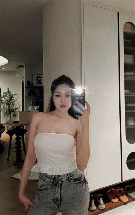 Bất ngờ đổi tên Facebook hot girl Trâm Anh khoe tâm hồn tràn viền
