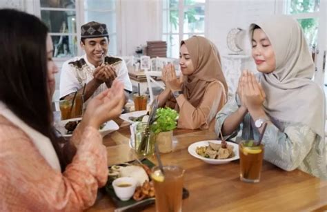 Ahli Gizi Ungkap Strategi Pola Makan Yang Baik Saat Berbuka Puasa