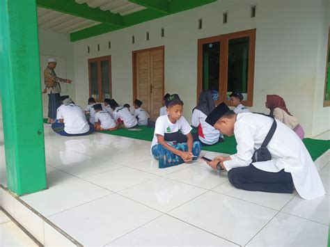 Peserta Didik Mts Serba Bakti Semangat Mengikuti Kegiatan Pesantren