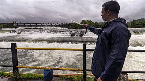 Pune Rains 4 Dead Schools Shut Roads Inundated As Heavy Rains Batter