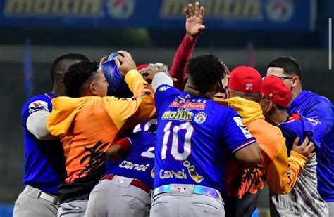 Tiburones se clasificó a la final tras vapulear a Bravos en el