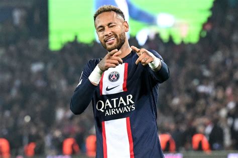 Mitch on Twitter RT ActuFoot Neymar ne se voit 𝗤𝗨𝗘 à