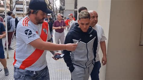 Video La Increíble Reacción De Juanfer Quintero Con Un Hincha De River