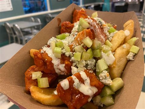 Review Loaded Chicken Buffalo Fries And Gravy Fries Return To Flos V