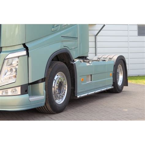 22H22 Rampe sous carénage pour poids lourd Volvo FH en INOX