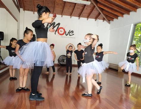 Escuela de Ballet para niñas Academia Move