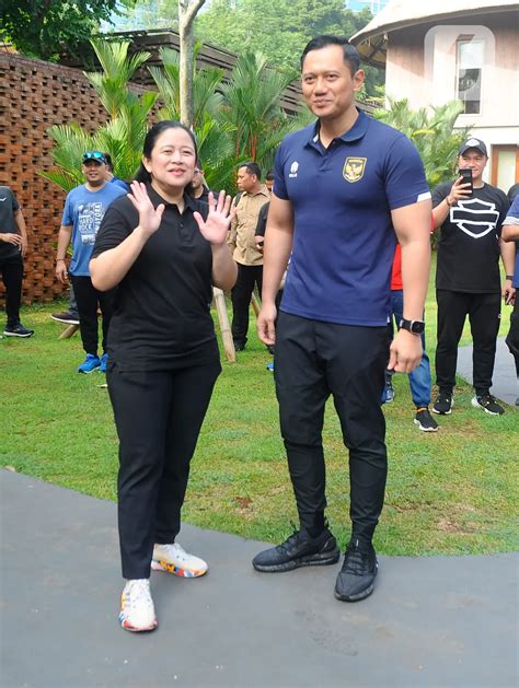 Gaya Ahy Dan Puan Maharani Bertemu Di Gbk Foto Liputan