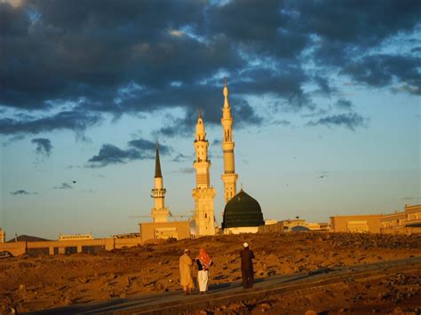 Nice Wallpapers, Islamic Wallpapers, Aqwal e Zareen: Madina Mosque ...