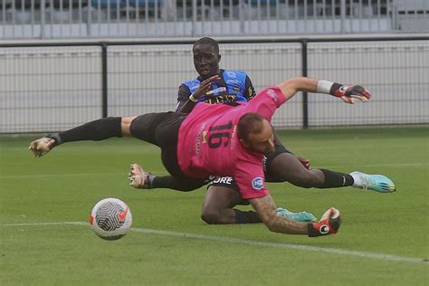 Le Fc Chambly Réussit Ses Débuts