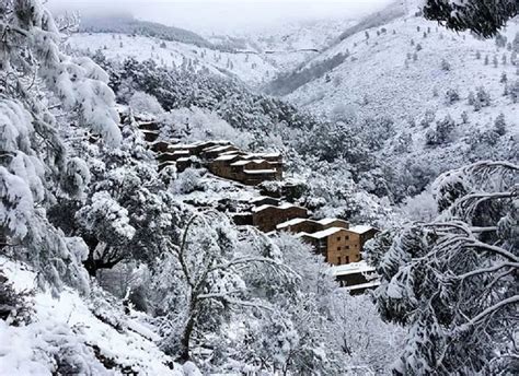 Tem Habitantes Considerada Uma Das Aldeias Mais Bonitas Do Pa S E Neve