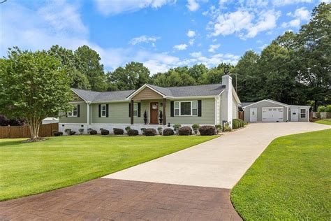 152 Hayes Cir Wellford Sc 29385 Zillow