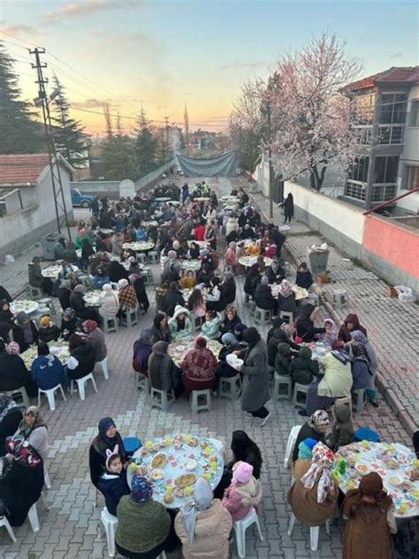 Nli Mahallesinde Geleneksel Iftar Yeme I Verildi