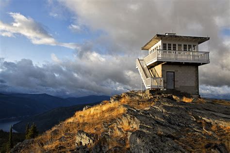 In Montana Remote Fire Lookouts Keep A Century Old Tradition Alive