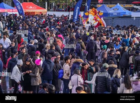 London Uk 29 October 2023 Large Crowds Of Revellers Pack Trafalgar