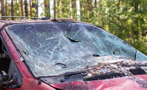 Aproxima O De Um Carro Um P Ra Brisa Quebrado Ap S Um Acidente