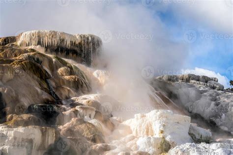 Landscape of Mammoth Hot Springs in Yellowstone National Park 10718906 ...