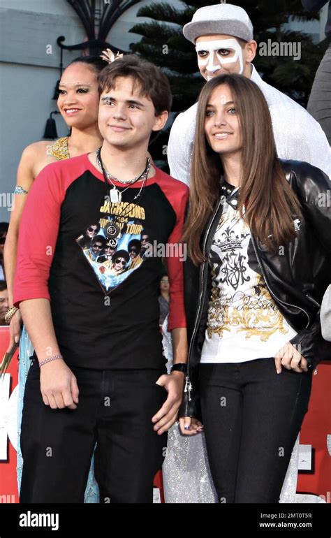 El príncipe Michael Blanket y Paris Jackson tuvieron el honor de