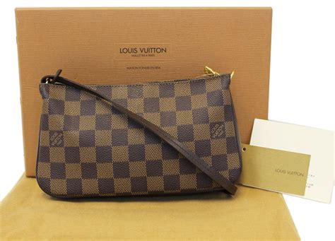 Louis Vuitton Maison Fondee En 1854 Paris Baggot Street Paul Smith